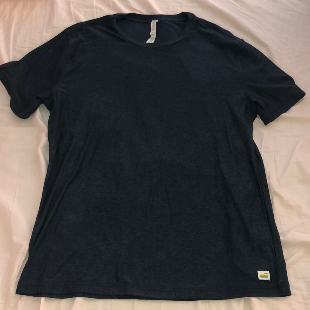 Vuori Men’s Strato Tech Tee in Navy heather